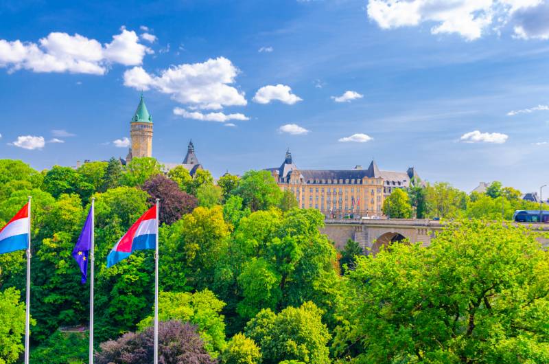Panorama de Luxembourg-ville, point de départ des particuliers cherchant une fiscalité plus avantageuse à Dubaï